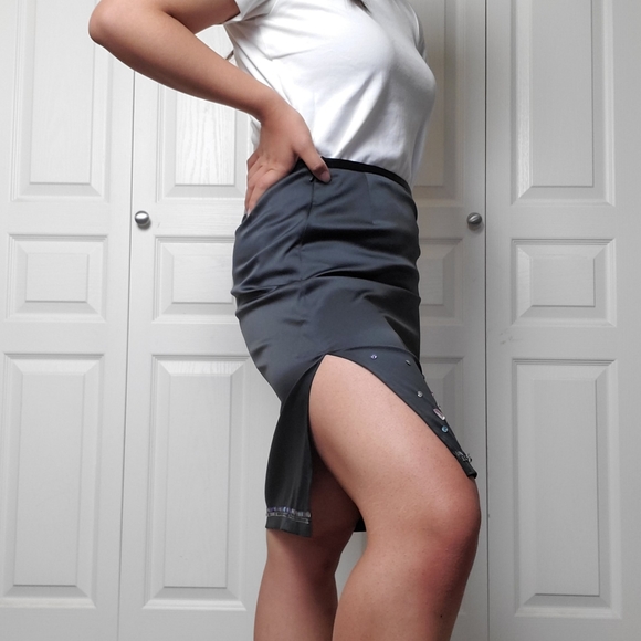 Black Satin finish Midi Skirt - Picture 4 of 5